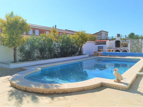 SEMI-DETACHED HOUSE WITH PRIVATE POOL