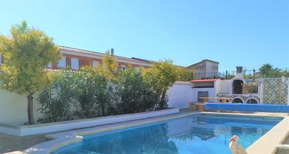 SEMI-DETACHED HOUSE WITH PRIVATE POOL