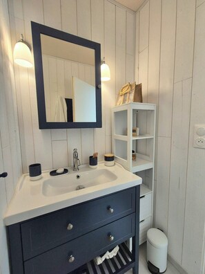 Hårføner og håndklær