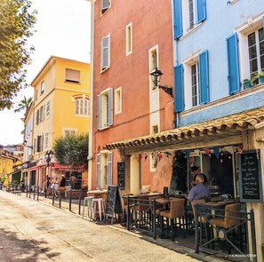 Outdoor dining - Charming T2 100 meters from the beach (Fréjus)