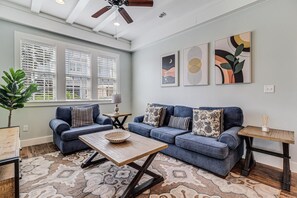 Smart TV, DVD player, books - Adorable, Pet-Friendly Condo@Cinnamon Shore w/ Pools, On-Site Dining & More (Port Aransas)