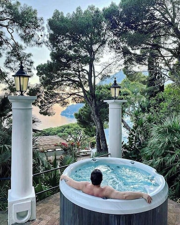 Bañera de hidromasaje. Villacore Capri