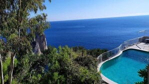 Standard Double Room, Sea and Faraglioni View | View from room - Villacore Capri (Capri)