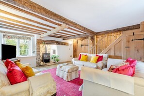 TV - 4 Bed in Chittlehampton (oc-c30086) (Chittlehampton)