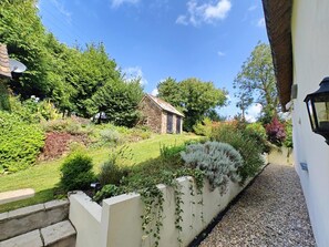 Property grounds - 4 Bed in Chittlehampton (oc-c30086) (Chittlehampton)