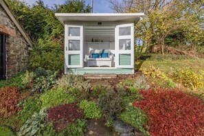 Terrace/patio - 4 Bed in Chittlehampton (oc-c30086) (Chittlehampton)