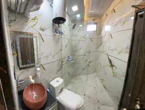Toallas, jabón y papel higiénico