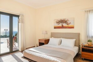 5 bedrooms, iron/ironing board, WiFi, bed sheets