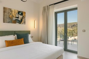 4 عدّة غرف نوم ومكواة/لوح كي وواي فاي وملاءات أسر ّة