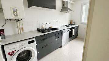 Micro-ondes, four, lave-vaisselle