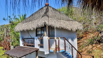 Luxe kamer, balkon, uitzicht op zee | Gratis wifi