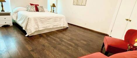 3 chambres, fer et planche à repasser, lit parapluie, Wi-Fi