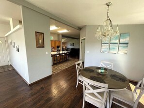 Dining - Rosie's Surf Shack: 3 BR, 2 BA house in beautiful Grays Harbor (Grays Harbor County)