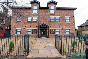 Exterior - Bespoke Flat in Wythenshawe (Wythenshawe)