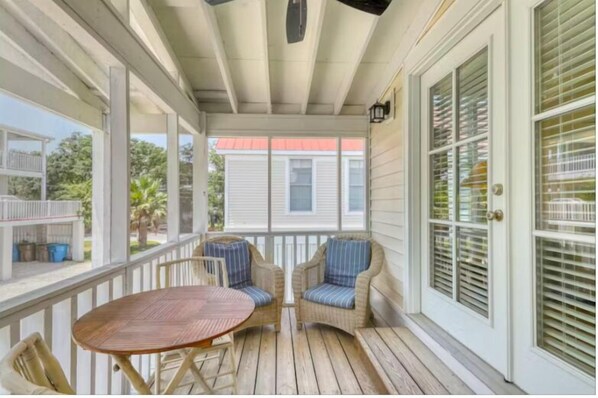 Outdoor dining