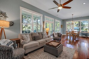 TV, table tennis - Marsh front/sleeps 8/ Walkable/ Rec Area (Tybee Island)
