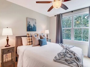 3 bedrooms, desk, iron/ironing board, travel crib