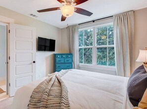 3 makuuhuonetta, silitysrauta/-lauta, Wi-Fi, vuodevaatteet