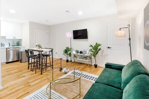 TV - City Center Oasis Newark (Newark)