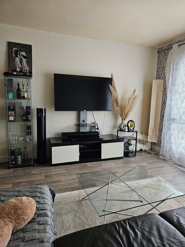 2-room apartment, a few minutes from Orly airport, 2 min from a CC