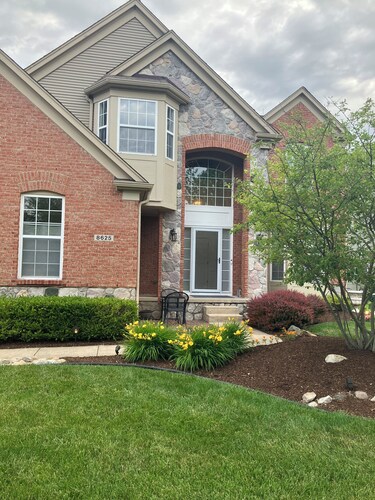 Charming 2-bedroom bed & breakfast in wonderful Ypsilanti with WiFi, AC