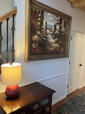 Interior - Charming 2-bedroom bed & breakfast in wonderful Ypsilanti with WiFi, AC (Ypsilanti)