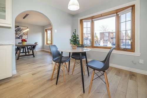 Entire NEW House 5BDR , close to DT MTL, 4 Parking