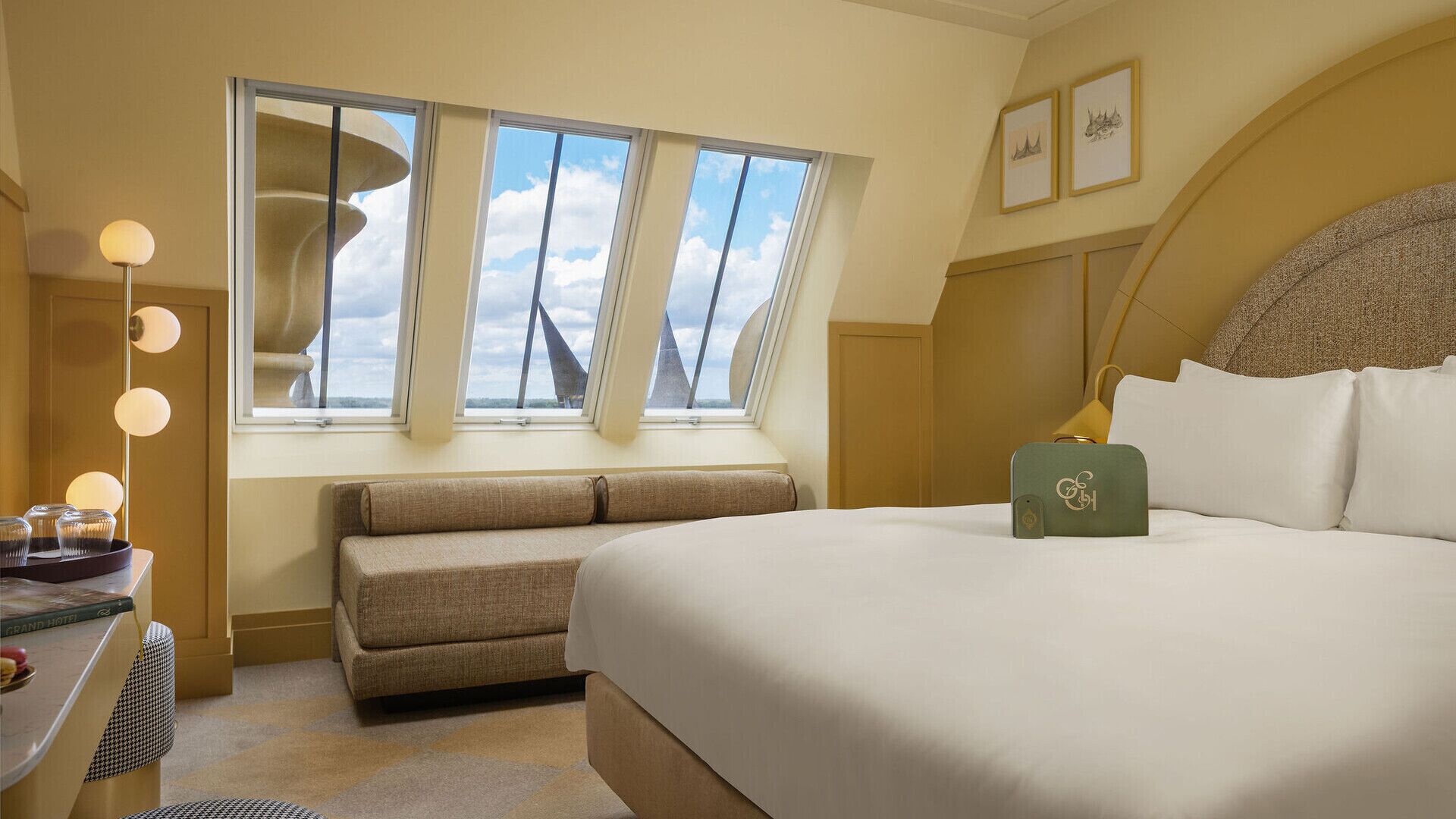 In-room safe, free WiFi, bed sheets