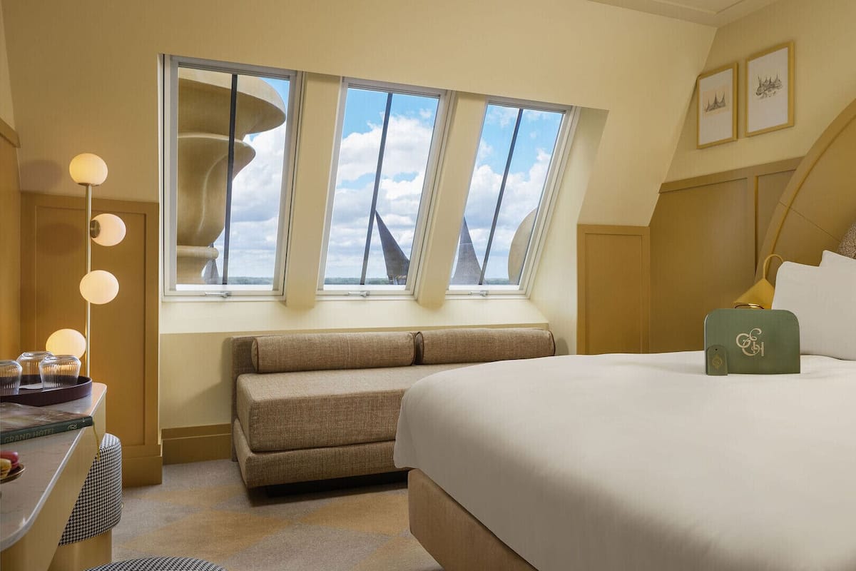 Premium Deluxe Room 3-bed (with unlimited access to the amusement park) | In-room safe, free WiFi, bed sheets