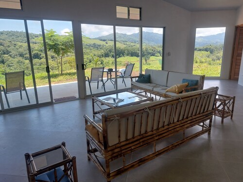 3-bedroom villa Platanillo, Wifi, AC, at river, magnificent view on forests.