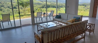 3-bedroom villa Platanillo, Wifi, AC, at river, magnificent view on forests.