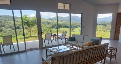 3-bedroom villa Platanillo, Wifi, AC, at river, magnificent view on forests.