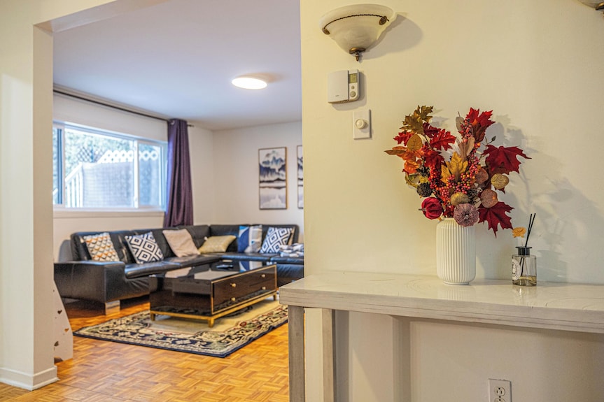 Spacious & Quiet 3 Bdr Apt /15 Mins To Dt &Parking - Quebec