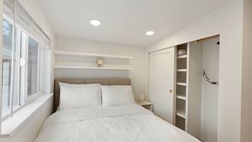 2 bedrooms, desk, iron/ironing board, free WiFi