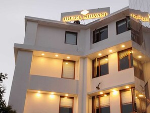Front of property - Shivani Foods And Resort (Ranikhet)