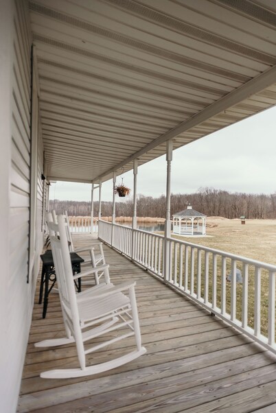 Beautiful private home just a short drive to 2 state parks. Easy access to I-74.