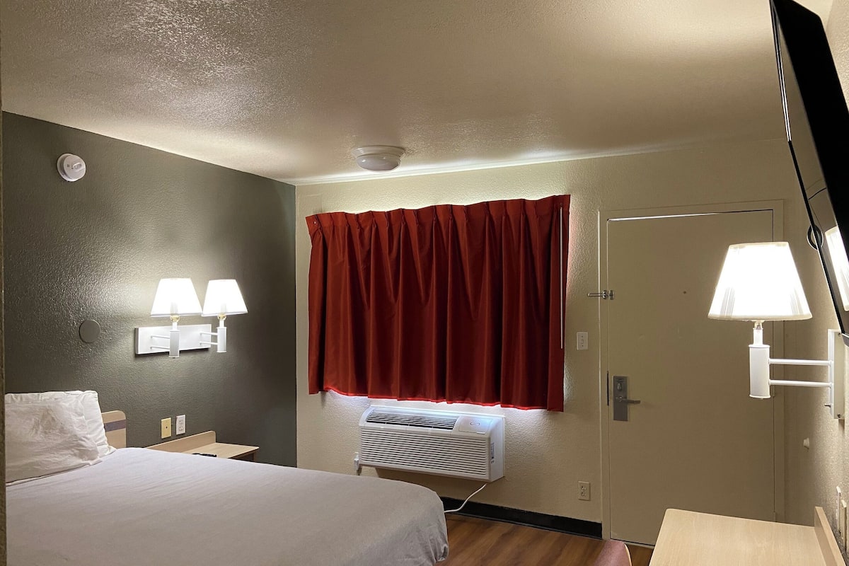 Standard Single Room | Desk, free WiFi, bed sheets