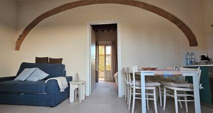 Two-room apartment in the countryside with private outdoor space "the Tinaio"