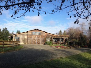 المنشأة من الخارج