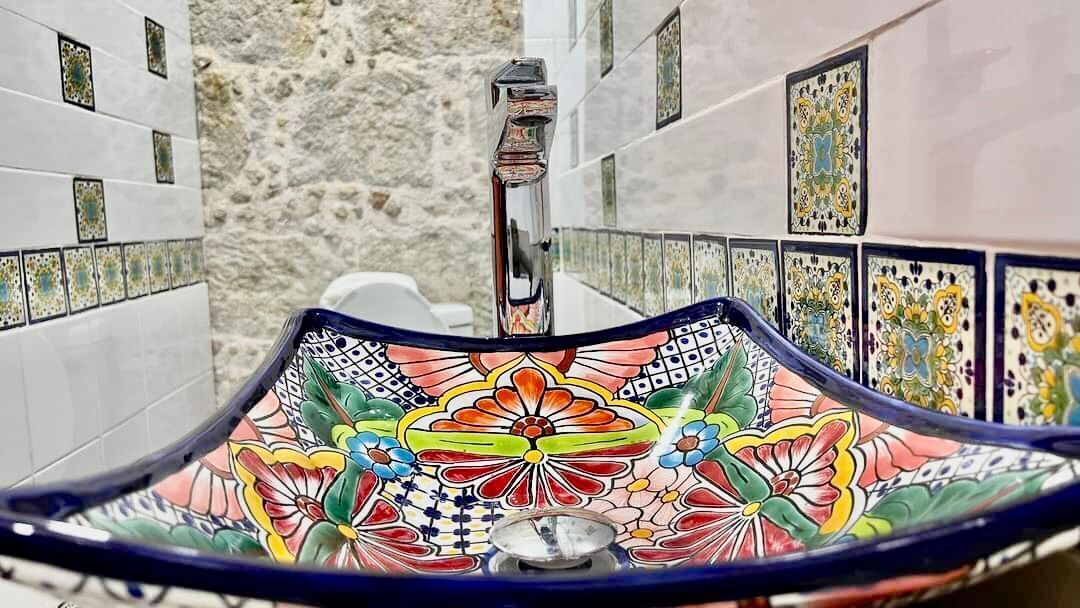 淋浴設備、吹風機、毛巾、肥皂