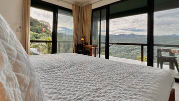 1 bedroom, in-room safe, desk, iron/ironing board