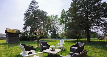 Charming 4-bedroom Stonehouse