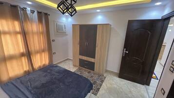 2 bedrooms, iron/ironing board, WiFi
