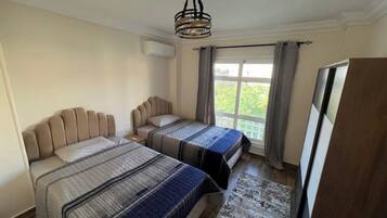 2 bedrooms, iron/ironing board, WiFi