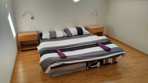 Classic Double Room, 1 King Bed, Mountain View | Laptop workspace, WiFi (free)