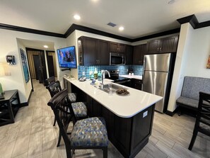 Microwave, oven, stovetop, dishwasher - Charming 2-bedroom condo in Cocoa Beach with AC and WiFi (Cocoa Beach)