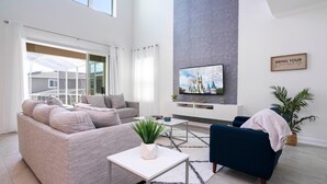 Nhà, nhiều giường (1153 KS -Luxury Oasis 5BR/5BA Home, P) | Khu phòng khách