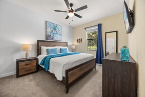 8 quartos, ferros/tábuas de passar roupa, Wi-Fi, roupa de cama