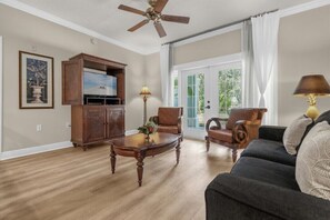 TV - 3 Bedrooms / 2 Bathrooms / Reunion (7697-101HC) (Kissimmee)