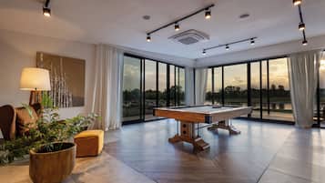 Casa, vista para a montanha | Área de estar | TV